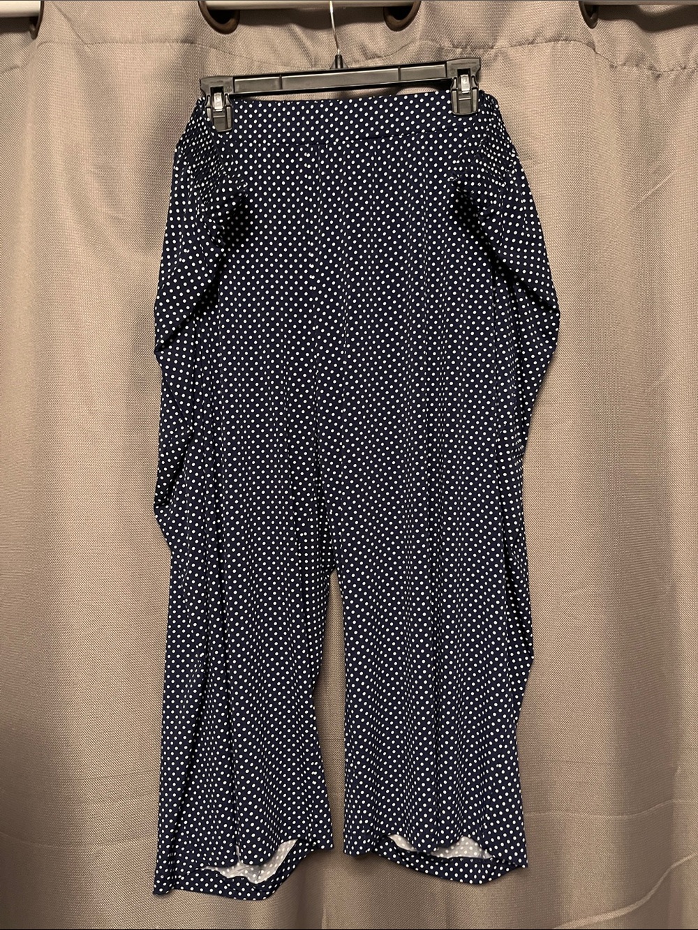 Avenue Navy Polka Dot Pull-On Capris
